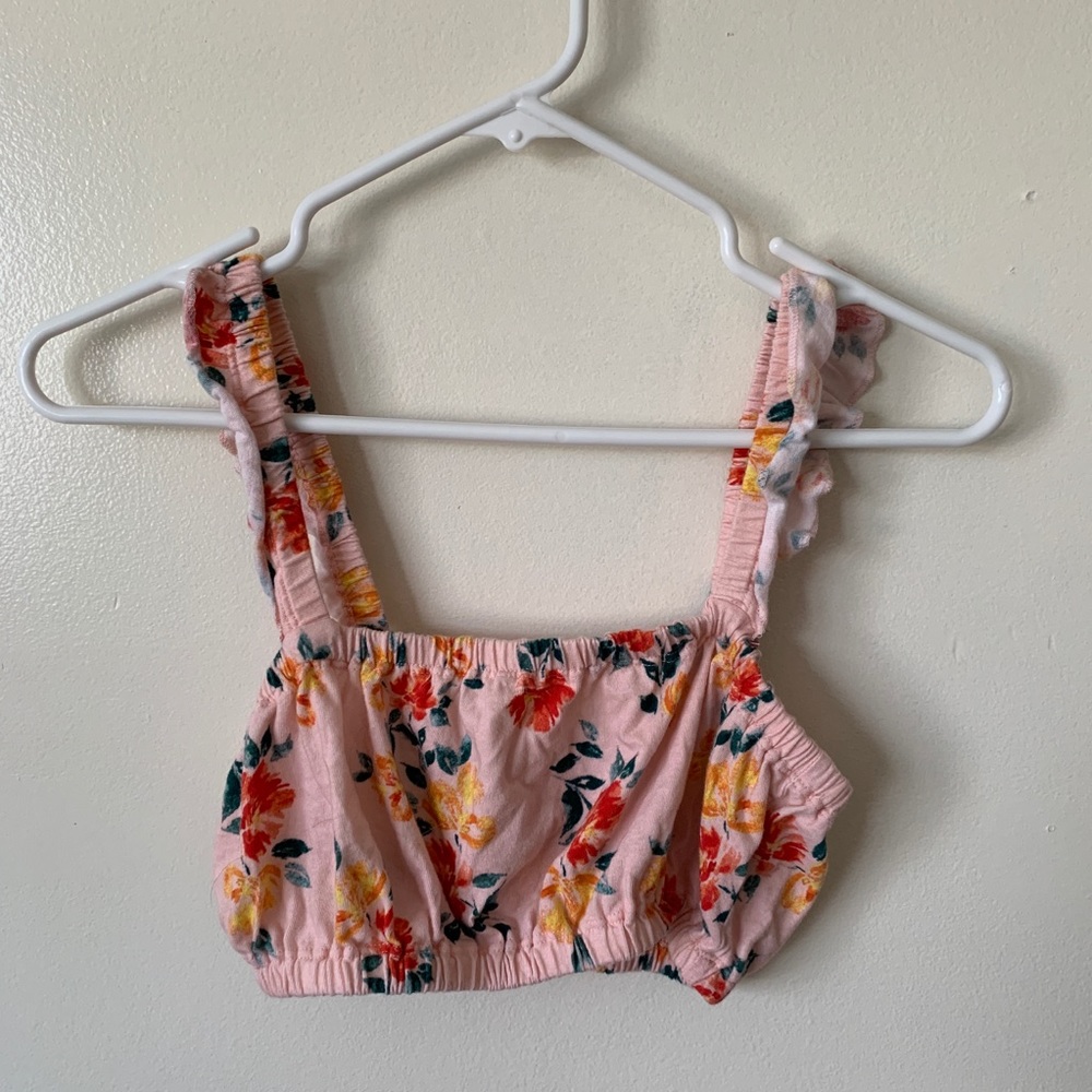 me to we pink floral crop top with ruffled straps